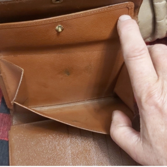 Louis Vuitton Monogram Tresor Wallet - Picture 8 of 14